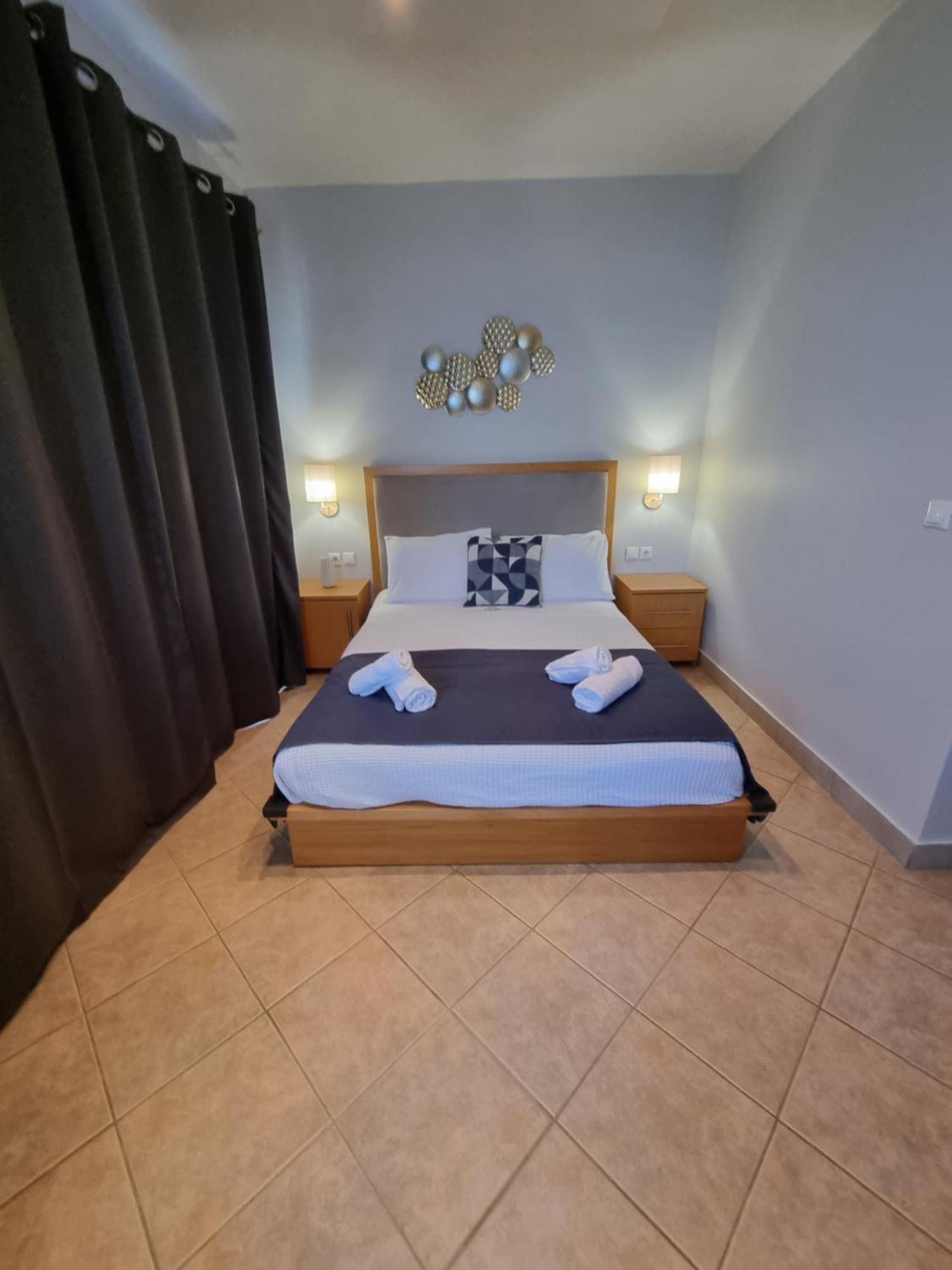 Greenhill Holiday Suites 사르티 외부 사진